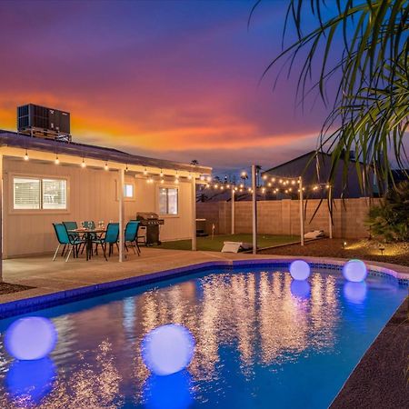 צ'נדלר Mini Golf Fire Pit Pool Game Room מראה חיצוני תמונה