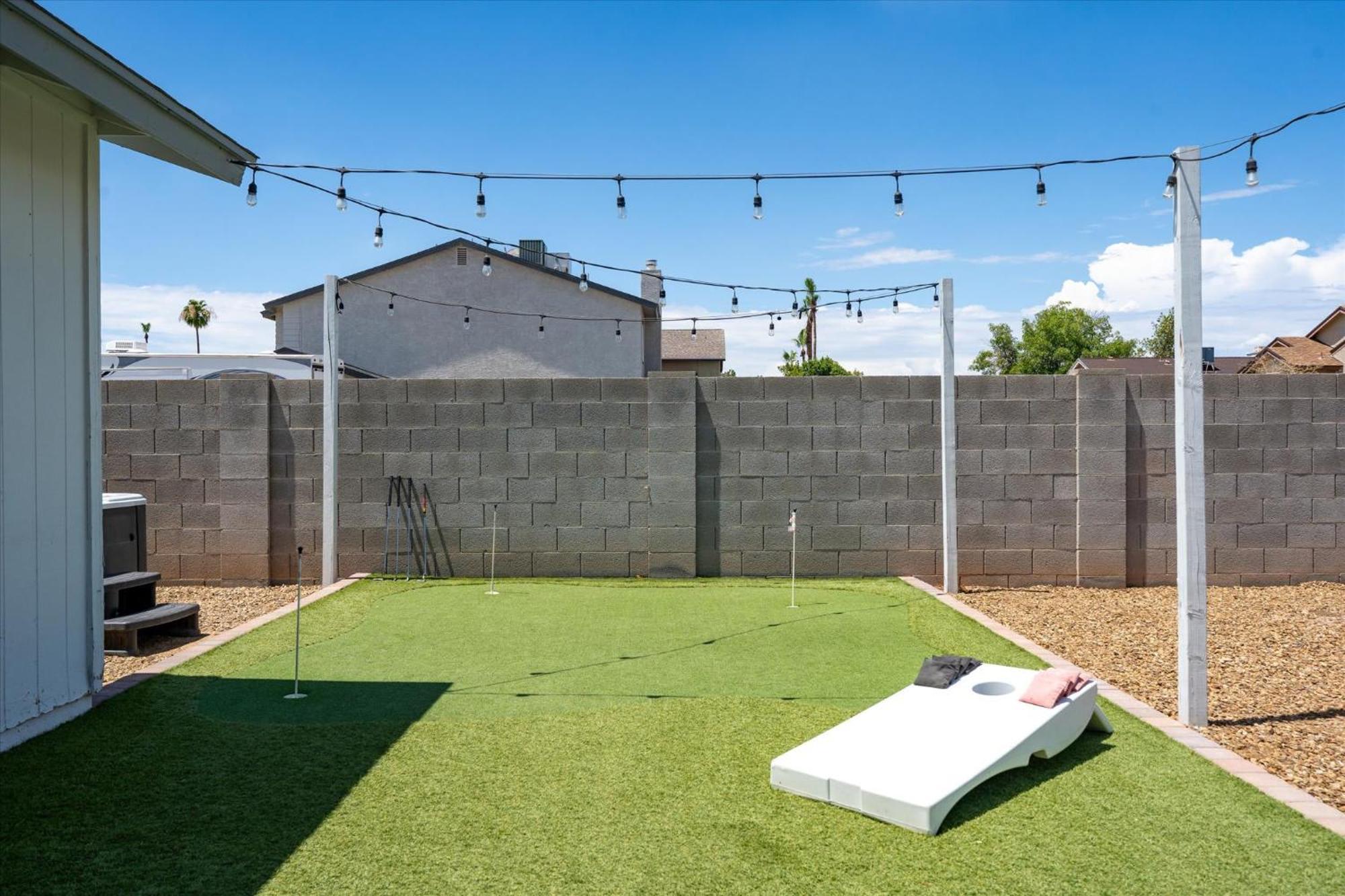 צ'נדלר Mini Golf Fire Pit Pool Game Room מראה חיצוני תמונה