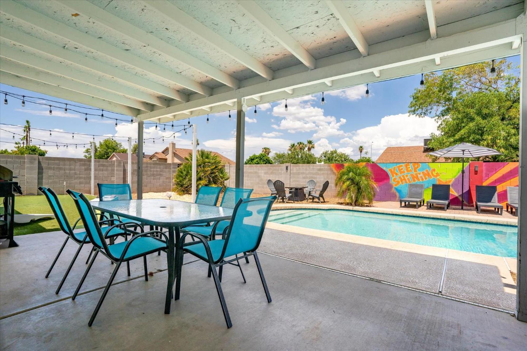 צ'נדלר Mini Golf Fire Pit Pool Game Room מראה חיצוני תמונה