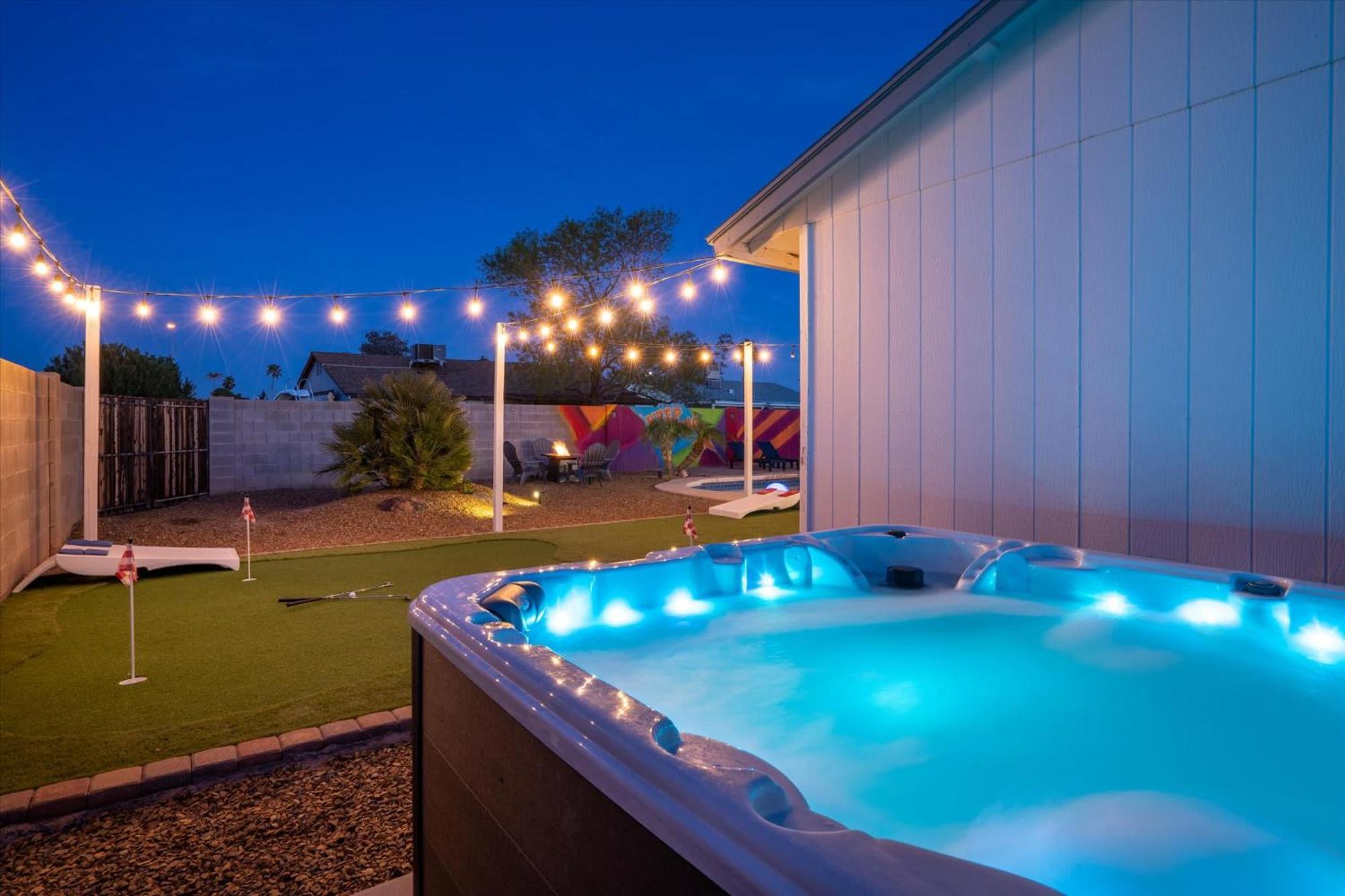 צ'נדלר Mini Golf Fire Pit Pool Game Room מראה חיצוני תמונה
